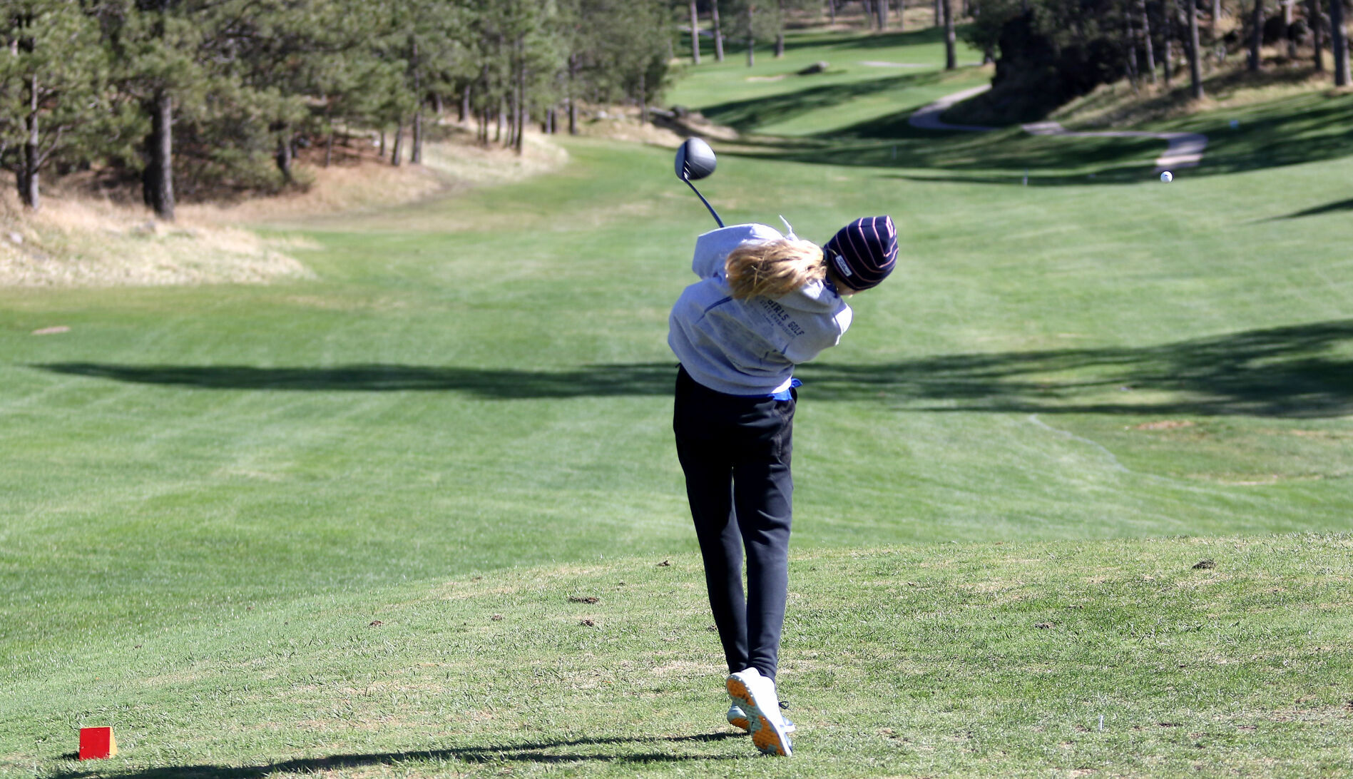 051022-golfhorning5.jpg